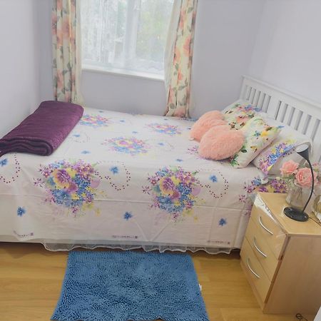 Sweet Home In Heart Of Barking باركنغ المظهر الخارجي الصورة