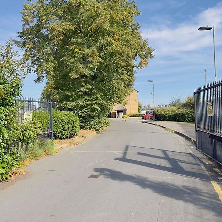 Sweet Home In Heart Of Barking باركنغ المظهر الخارجي الصورة