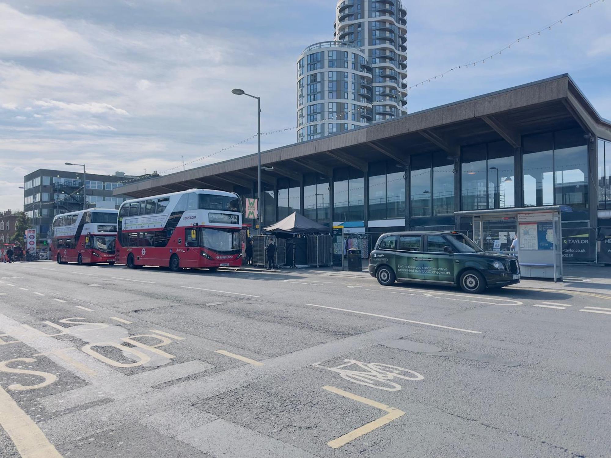 Sweet Home In Heart Of Barking باركنغ المظهر الخارجي الصورة
