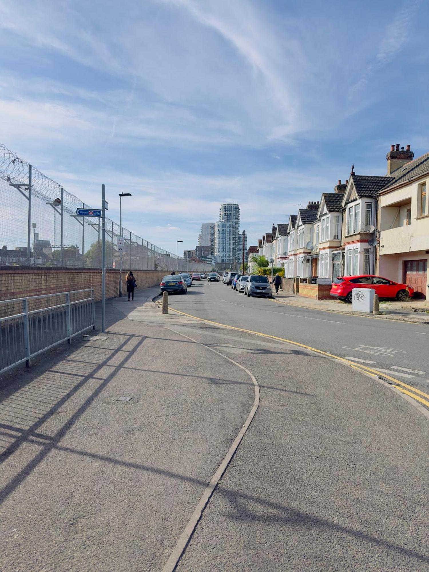 Sweet Home In Heart Of Barking باركنغ المظهر الخارجي الصورة