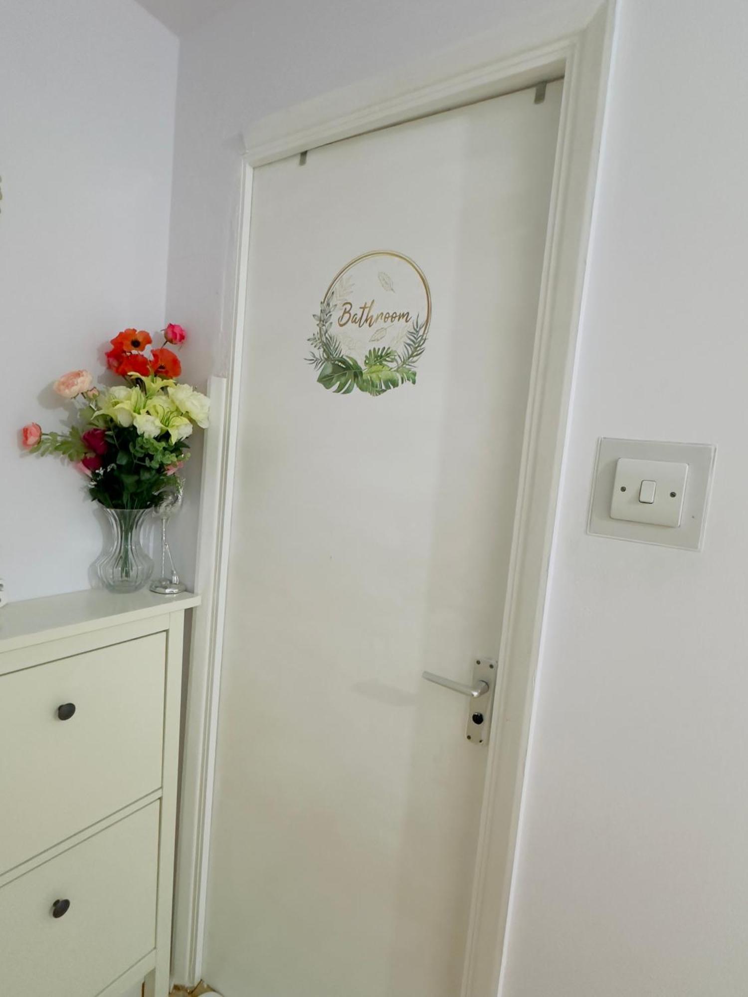 Sweet Home In Heart Of Barking باركنغ المظهر الخارجي الصورة